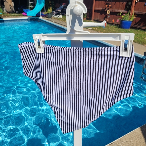 New with tags! Vimpunec Womens Large ruffled pinstripe one shoulder swimsuit - Picture 7 of 9